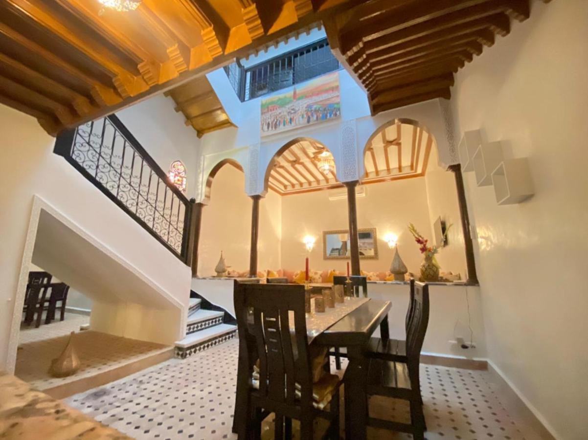 Un Riad Pour Se Divertir En Famille & Se Detendre Marrakesch Exterior foto